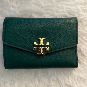 Tory Burch wallet very gently used